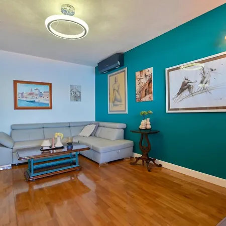Spira Puovica Apartment *